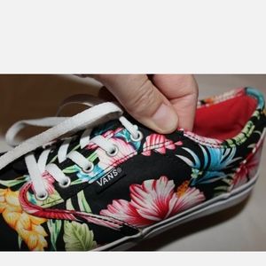 Vans Hawaiian Hibiscus Floral Print Classic Casual